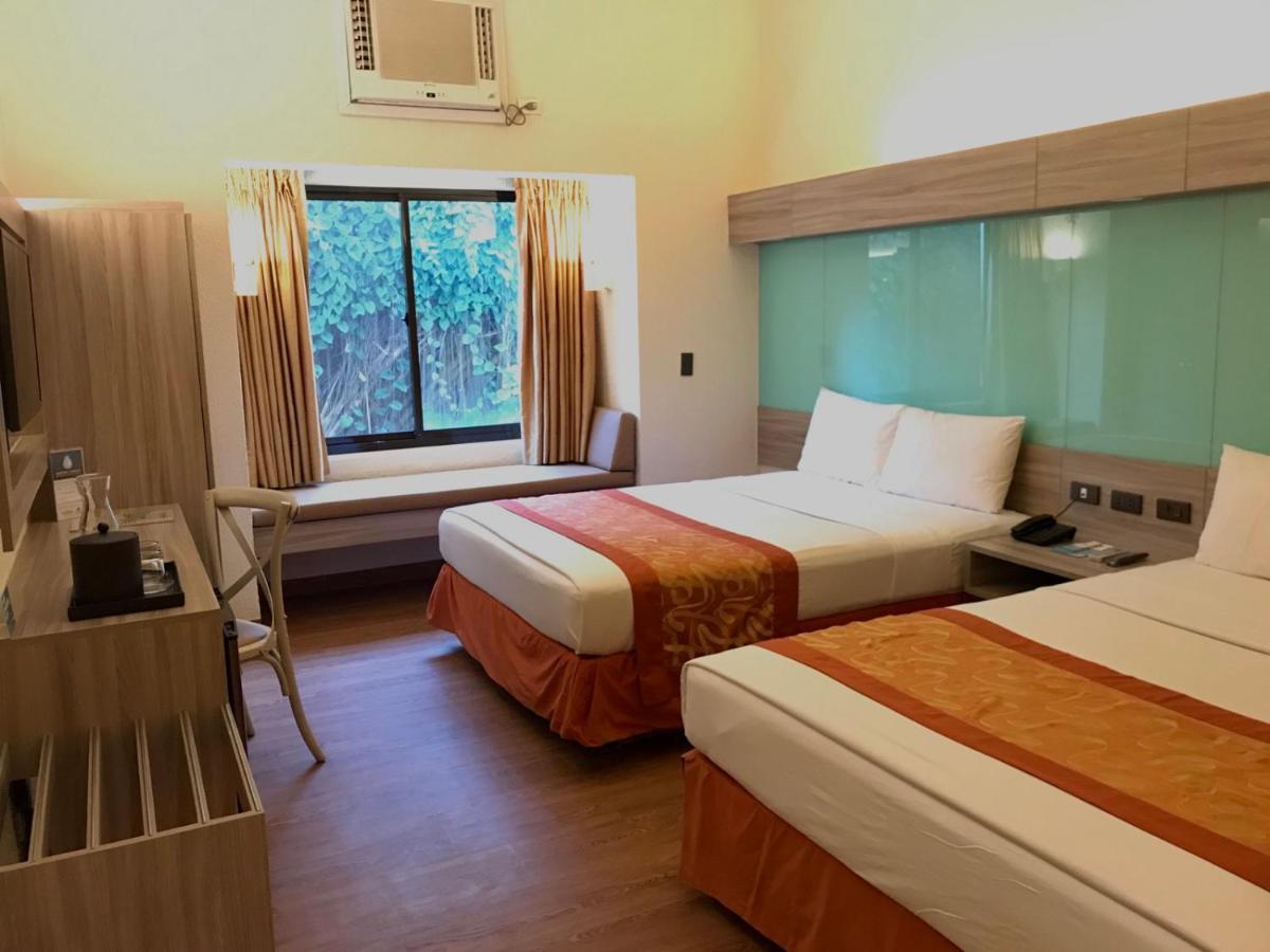 Microtel By Wyndham Boracay Resort Balabag (Boracay)