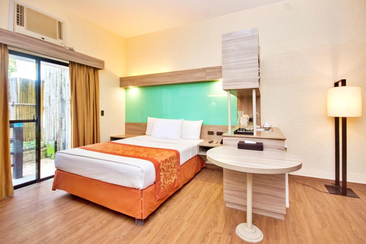 Microtel By Wyndham Boracay Resort Balabag (Boracay)