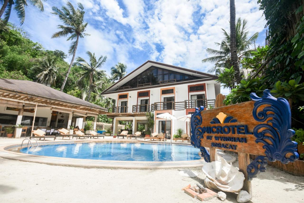 Microtel By Wyndham Boracay Balabag (Boracay)
